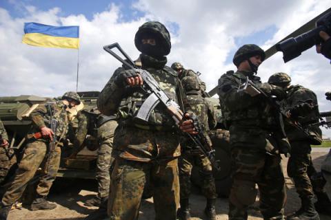 Зарплати військовослужбовців звільнять від військового податку Зарплати військовослужбовців звільнять від військового податку