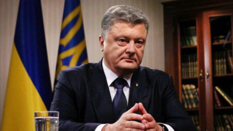 Порошенко звинуватив Кремль у зіткненнях під ВРУ Порошенко звинуватив Кремль у зіткненнях під ВРУ