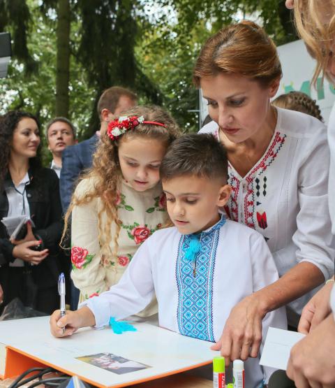 Марина Порошенко презентувала національний проект  «Книга Миру»