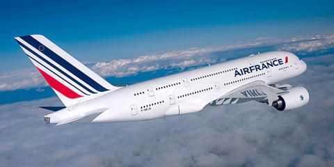 Літак Air France здійснив екстренну посадку в Канаді через загрозу теракту Літак Air France здійснив екстренну посадку в Канаді через загрозу теракту