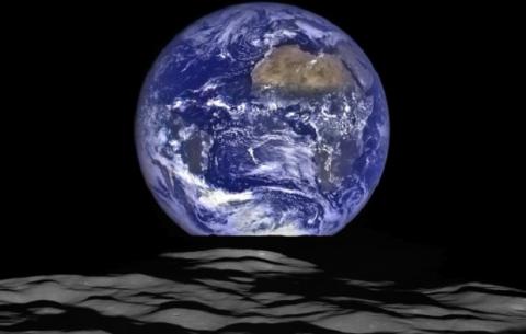 NASA показало, как виглядає Земля з  Місяця
