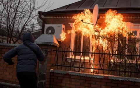 На Харківщині "коктейлями Молотова" знищено будинок начальника поліції