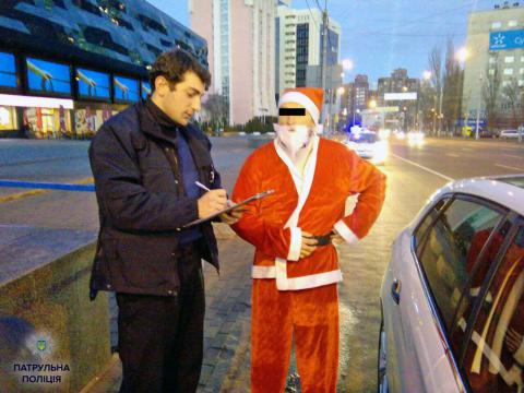 Санта-Клаус попався у Києві на порушенні ПДР
