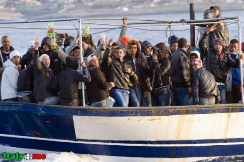 Італійська берегова охорона за останні 24 години врятувала понад 2600 мігрантів