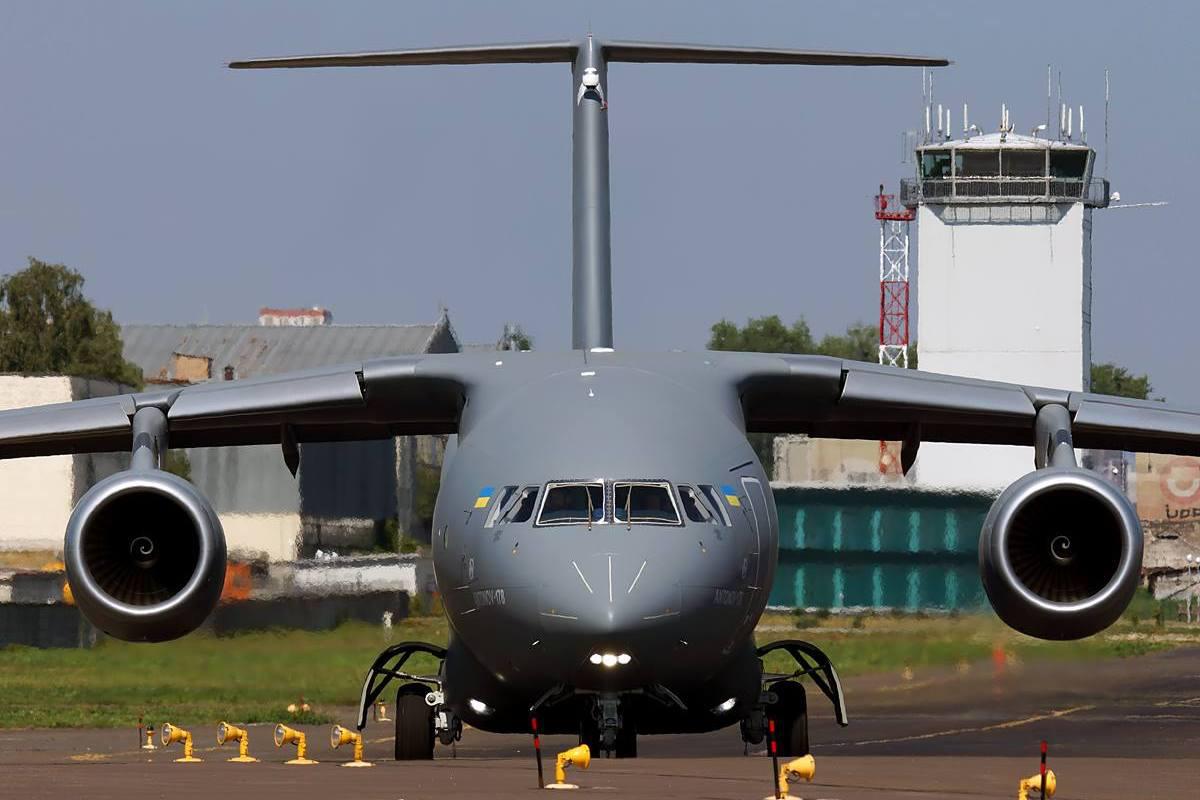 Ан 178. АН-178 транспортный самолёт. Грузовой АН 178. АН 178 шасси.