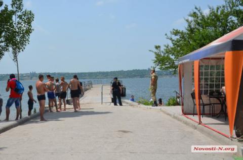 В Південному Бузі потонув військовий української армії (ВІДЕО) В Південному Бузі потонув військовий української армії (ВІДЕО)