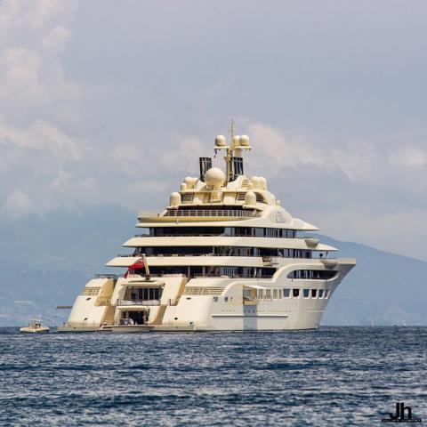 Dilbar Алішера Усманова має рекордну валову місткість (ВІДЕО) Dilbar Алішера Усманова має рекордну валову місткість (ВІДЕО)
