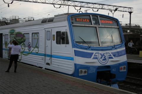 У столиці запровадять єдиний разовий квиток для міської електрички У столиці запровадять єдиний разовий квиток для міської електрички