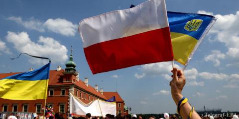 Українці матимуть 100 тисяч посвідок на проживання у Польщі у цьому році Українці матимуть 100 тисяч посвідок на проживання у Польщі у цьому році