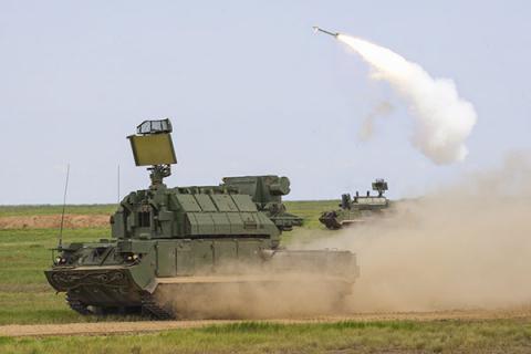 До України переміщується зенітно-ракетний дивізіон російської армії (ВІДЕО) До України переміщується зенітно-ракетний дивізіон російської армії (ВІДЕО)
