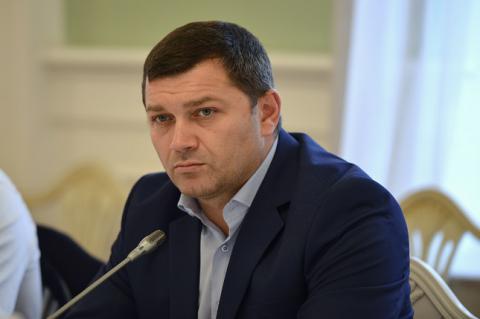 У Києві за кошти держбюджету закуплено штучні кришталики на суму 3,5 млн грн У Києві за кошти держбюджету закуплено штучні кришталики на суму 3,5 млн грн