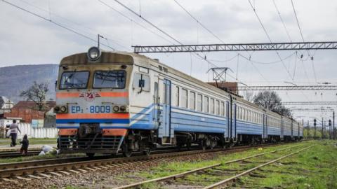 Залізниця підняла тарифи на приміські поїзди Залізниця підняла тарифи на приміські поїзди