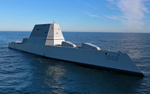 У США вийшов у море найбільший у світі есмінець У США вийшов у море найбільший у світі есмінець