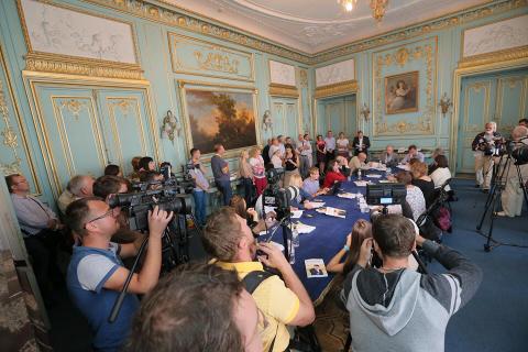 Форум видавців у Львові: Віталій Скоцик презентував свою книгу «Як нам жити в епоху змін?» Форум видавців у Львові: Віталій Скоцик презентував свою книгу «Як нам жити в епоху змін?»