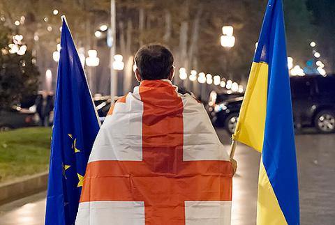 Безвізового режиму для України та Грузії у жовтні не буде Безвізового режиму для України та Грузії у жовтні не буде