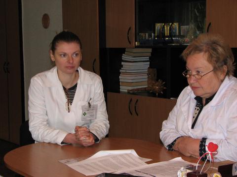 Заслужений лікар України Михайло Валюк: «…у нашій державі треба вводити обов’язкове медичне страхування» Заслужений лікар України Михайло Валюк: «…у нашій державі треба вводити обов’язкове медичне страхування»