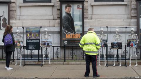 У США відбулись акції протесту проти виступу російського піаніста Мацуєва У США відбулись акції протесту проти виступу російського піаніста Мацуєва