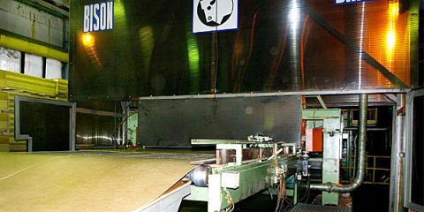 Україна відправила до Ірану першу партію MDF Україна відправила до Ірану першу партію MDF