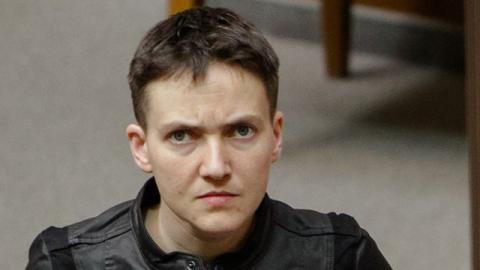 Надія Савченко допомагає Росії в інформаційній війні проти України (ВІДЕО) Надія Савченко допомагає Росії в інформаційній війні проти України (ВІДЕО)
