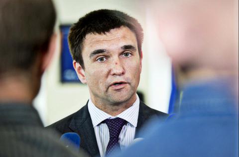 Україна та Росія не погоджували дорожню карту щодо врегулювання конфлікту на Донбасі Україна та Росія не погоджували дорожню карту щодо врегулювання конфлікту на Донбасі