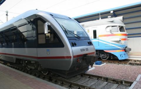 Укрзалізниця призначила чотири додаткових поїзди на передсвяткові дати грудня Укрзалізниця призначила чотири додаткових поїзди на передсвяткові дати грудня
