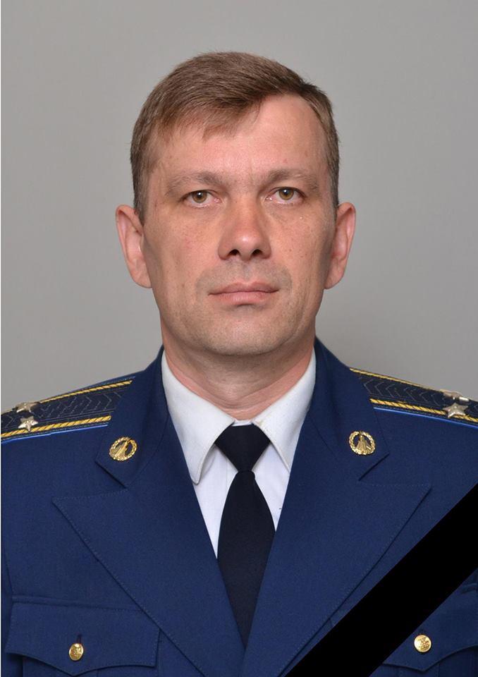 Розправляє свої крила Україна Розправляє свої крила Україна