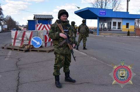 Поліція Донеччини на посиленому режимі: є загроза терористичних актів Поліція Донеччини на посиленому режимі: є загроза терористичних актів