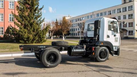 Кременчуцький завод створив нову потужну вантажівку Кременчуцький завод створив нову потужну вантажівку