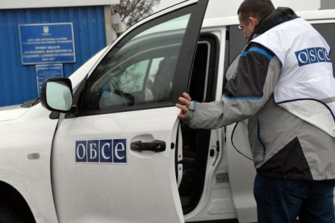 Сепаратисти облаяли та обстріляли ОБСЄ Сепаратисти облаяли та обстріляли ОБСЄ