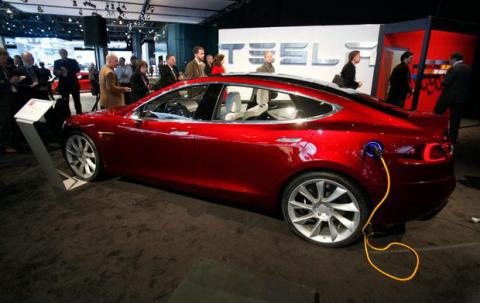 Електромобілі Tesla набувають популярності Електромобілі Tesla набувають популярності