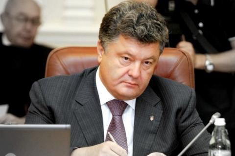 Сестра десантника збирається повернути Порошенку посмертну нагороду брата Сестра десантника збирається повернути Порошенку посмертну нагороду брата