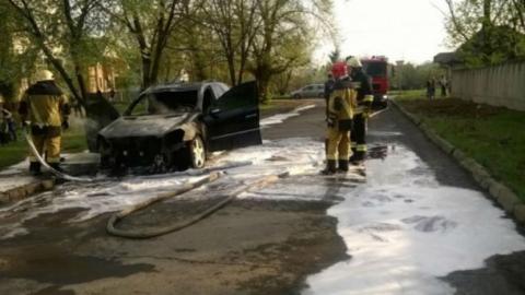 На Закарпатті невідомі спалили авто полковника поліції На Закарпатті невідомі спалили авто полковника поліції