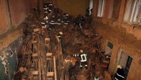 У Польщі обвалився будинок: загинуло 5 людей У Польщі обвалився будинок: загинуло 5 людей