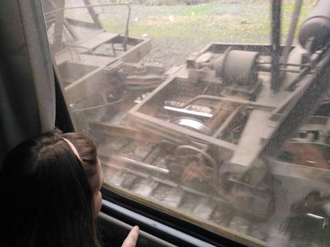 Між станціями Карань і Волноваха потяг зійшов з колії (ФОТО) Між станціями Карань і Волноваха потяг зійшов з колії (ФОТО)