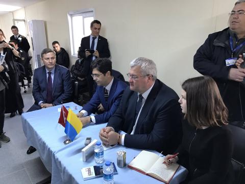 Стамбул і Одесу тепер об'єднує пасажирський паром. Стамбул і Одесу тепер об'єднує пасажирський паром.