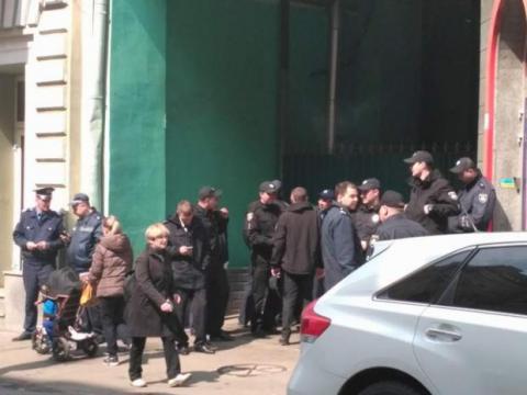 У Харкові продовжують блокування «Сбербанку РФ» (ФОТО)