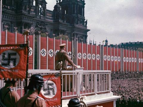 Світлини Третього Рейху, зроблені особистим фотографом Гітлера (ФОТО)