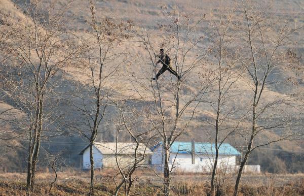 Ніхто не втече: як виглядає кордон Північної Кореї (ФОТО)