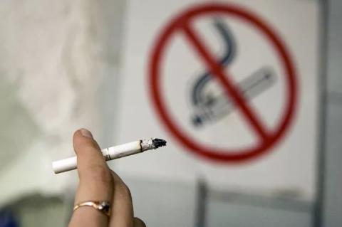 В Україні підвищили штрафи за куріння у заборонених місцях В Україні підвищили штрафи за куріння у заборонених місцях