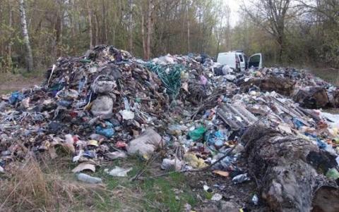"Взяли та зробили": у зоні відчуження знайшли львівське сміття (ФОТО)