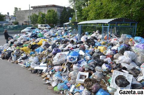 У мережі з’явилися жахливі фото львівського сміття (ФОТО)