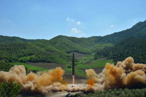 Нова балістична ракета Північної Кореї: куди вона може долетіти Нова балістична ракета Північної Кореї: куди вона може долетіти