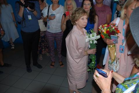 На Одеському фестивалі Лія Ахеджакова одягла стильну сукню (ФОТО)
