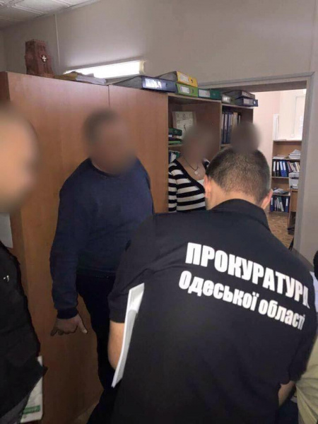 Правоохоронці викрили чиновника Укртрансбезпеки на хабарі