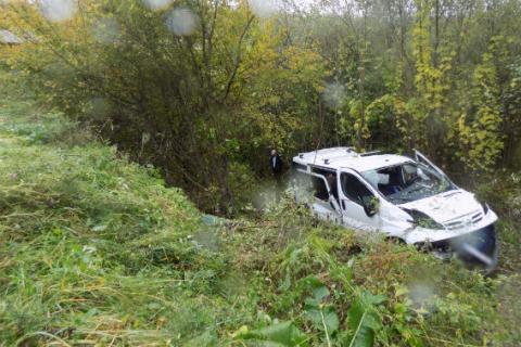 У Закарпатській області автомобіль з'їхав у кювет, є постраждалі