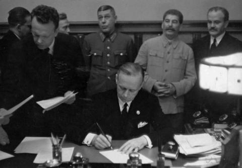 Криве дзеркало російської історії Криве дзеркало російської історії