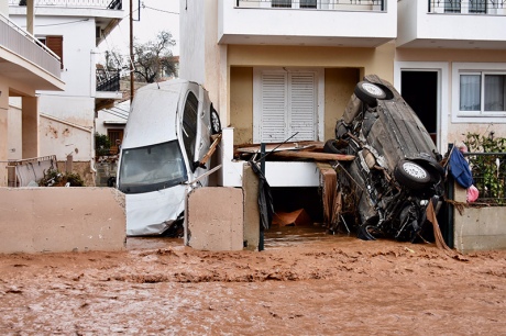 Число загиблих в результаті повені на околицях Афін зросло до 14 осіб