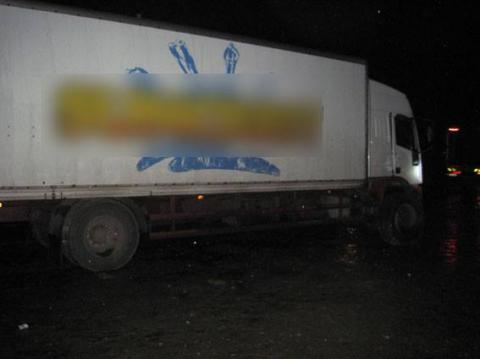 На трасі Київ – Чернігів четверо в масках обстріляли вантажівку