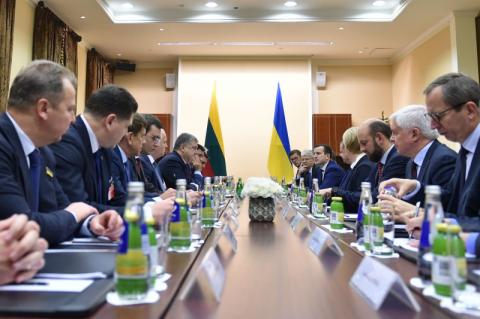 Президент України провів зустріч з Прем’єр-міністром Литовської Республіки