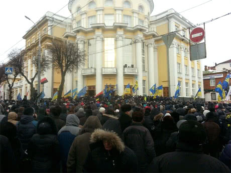 Хроніка 25 січня. Помаранчева революція закінчилася, а Яценюк відмовив Януковичу